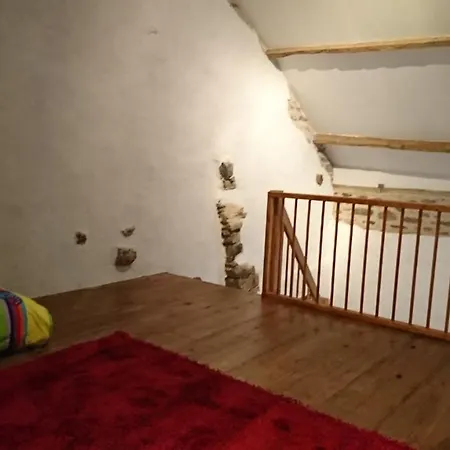 Rouge And La Ferme Blanche Menil-Vin