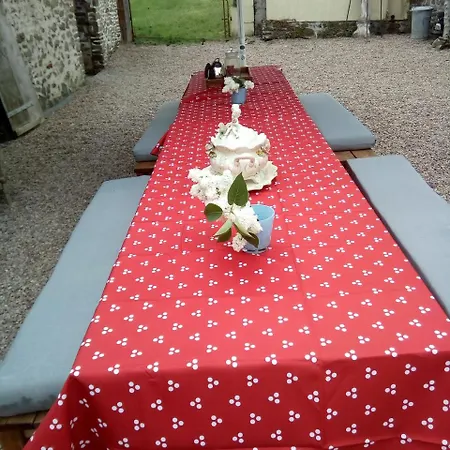 Rouge And La Ferme Blanche