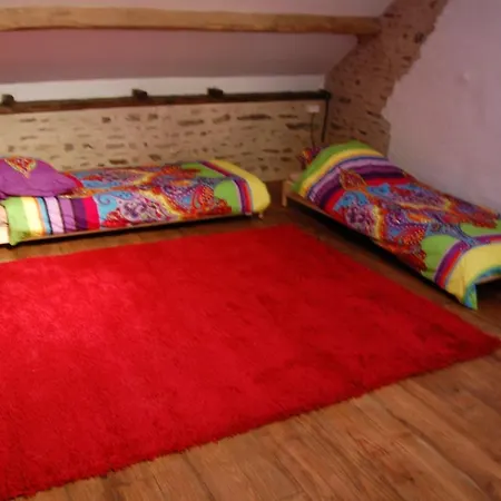 Rouge And La Ferme Blanche Menil-Vin