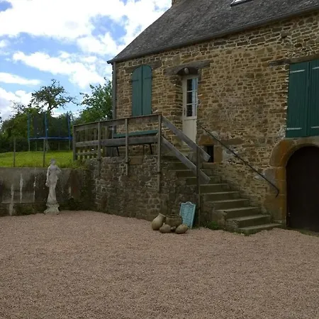 Rouge And La Ferme Blanche