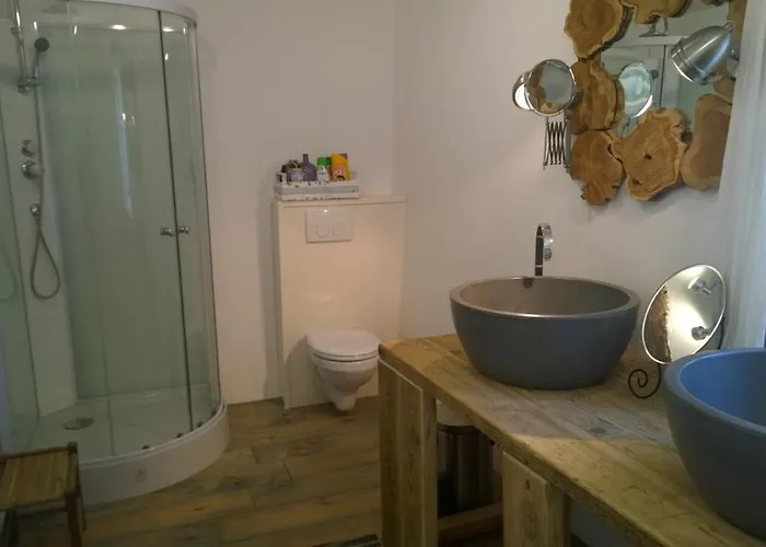 Rouge And La Ferme Blanche Semesterbostad Menil-Vin