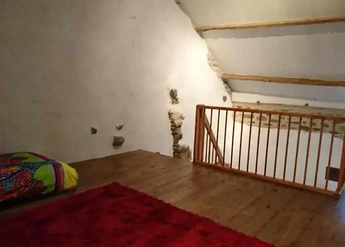 Rouge And La Ferme Blanche Menil-Vin