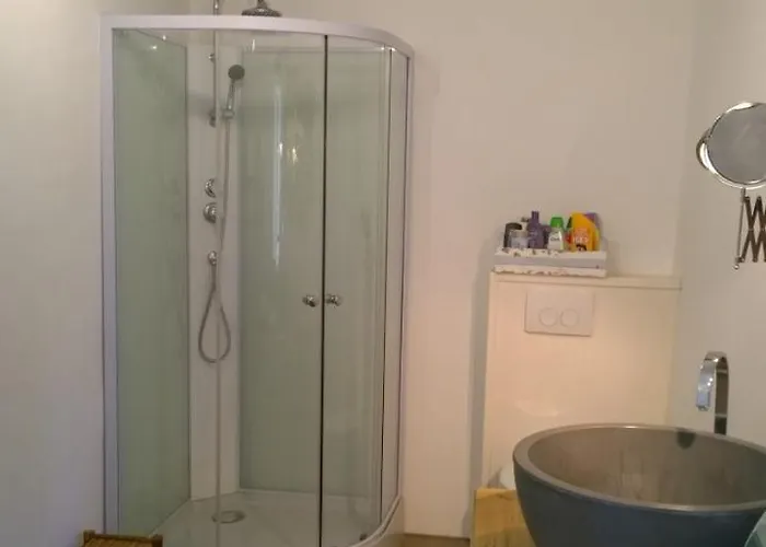 Semesterbostad Rouge And La Ferme Blanche Menil-Vin