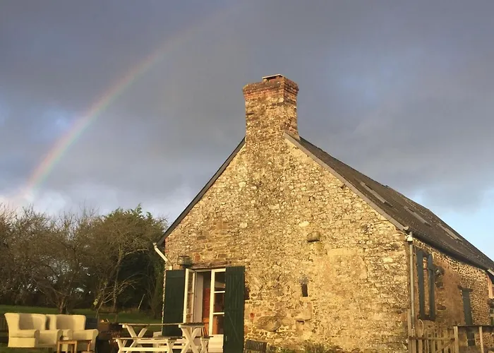 Semesterbostad Rouge And La Ferme Blanche Menil-Vin